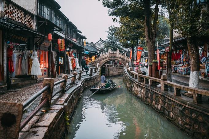 御剑八荒赞助一共有几个?天魔骷髅传奇龙迹之城顶赞要多少米?